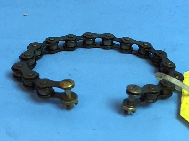 62858-03 Piper - CHAIN - (65 diamond 1/8 roller Iength 8.5â€�)